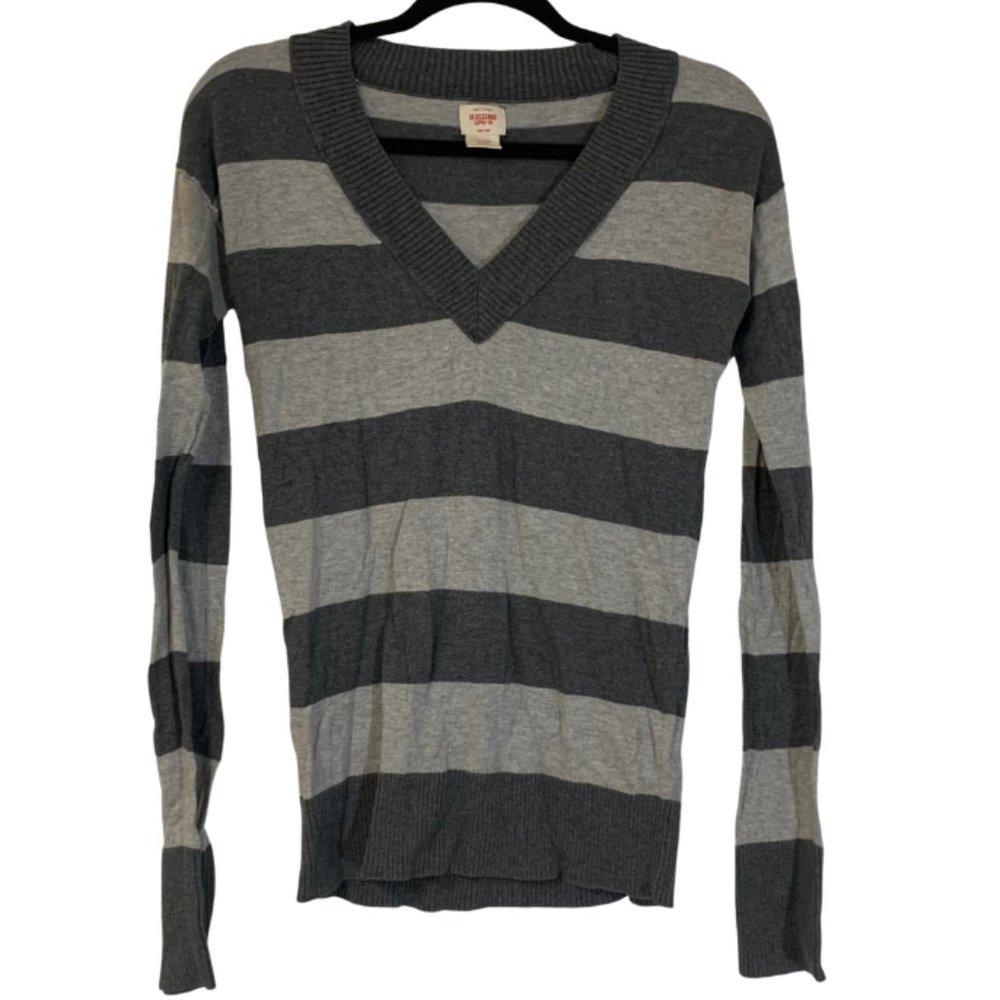 Mossimo Supply Co. Grey Striped V-Neck Bodycon Sweater (Size: M)